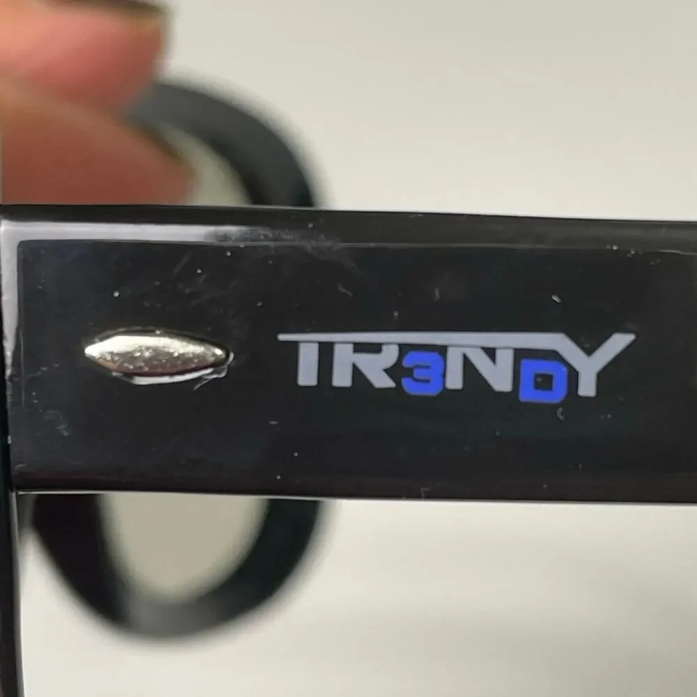NWOT – Trendy 3‑D UV 400 Oversized Black Glasses